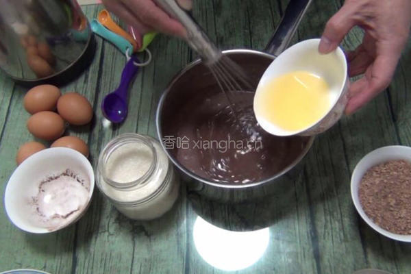 巧克力戚风蛋糕8寸的做法图解4