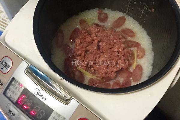 腊肠肉末焗饭的做法图解3