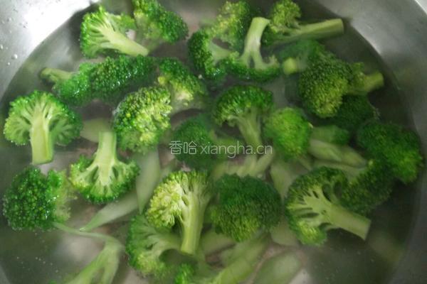 清炒西兰花的做法图解2