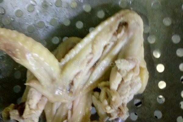 香酥鸡翅的做法图解1