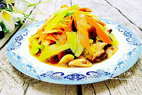 胡萝卜西芹炒香菇的做法图解6