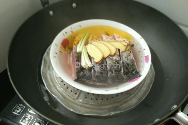 野生鲤鱼炖茶油的做法图解4