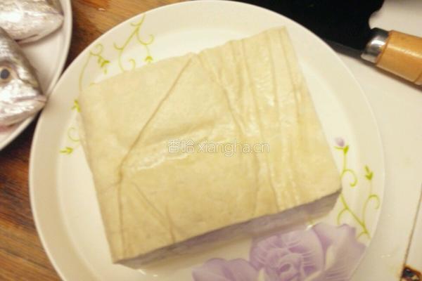 海鲫鱼豆腐菌菇汤的做法图解3