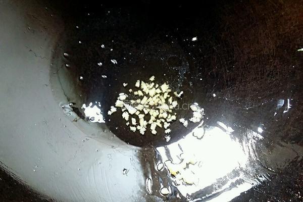 豌豆米炒肉丁的做法图解13