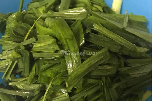 蒜苗炒香干的做法图解2