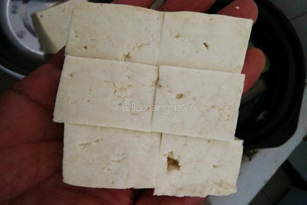 砂锅鱼头豆腐的做法图解2
