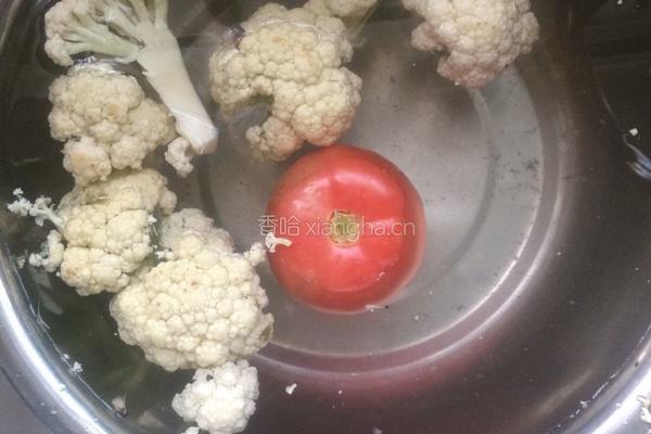 番茄烩花菜的做法图解1