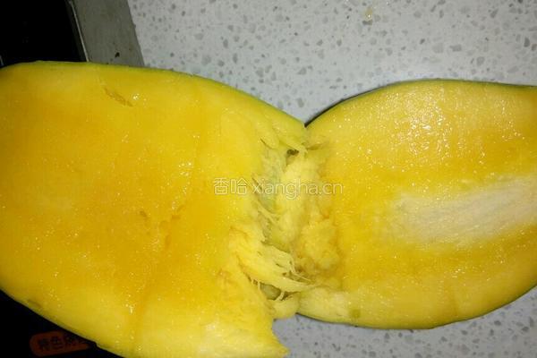 芒果奶昔的做法图解1