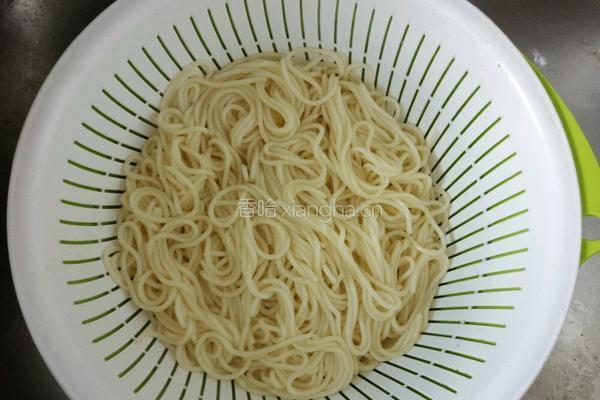 青菜肉丝炒面的做法图解10