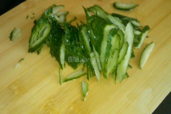 炒黄瓜片的做法图解1