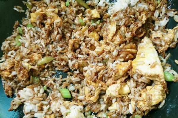 酱油炒饭的做法图解8