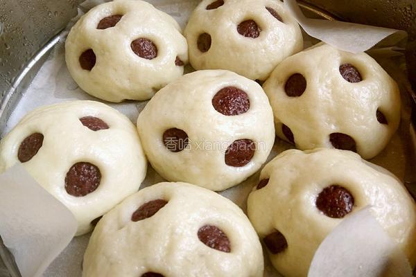 金钱黑米面豆沙包的做法图解12