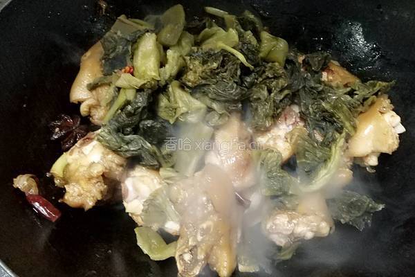 酸菜烧猪手的做法图解7