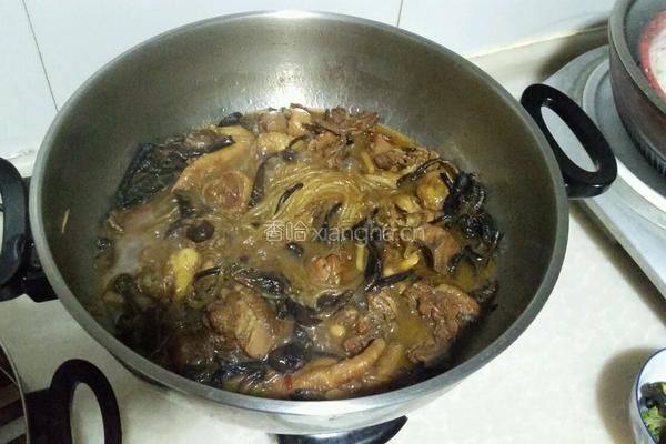 三黄鸡炖榛蘑粉条的做法图解5