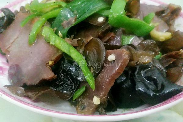 生炒腊肉（烟熏腊肉）的做法图解1