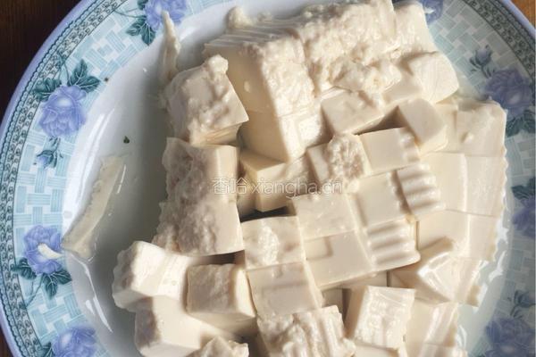 香菇肉末豆腐羹的做法图解1