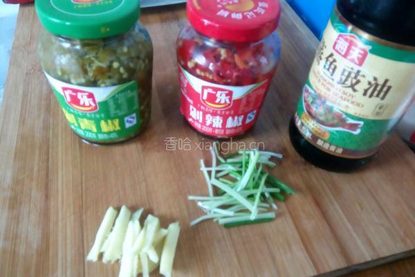 剁椒鱼头的做法图解2