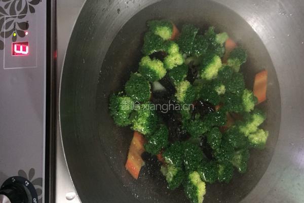 清炒西兰花的做法图解1