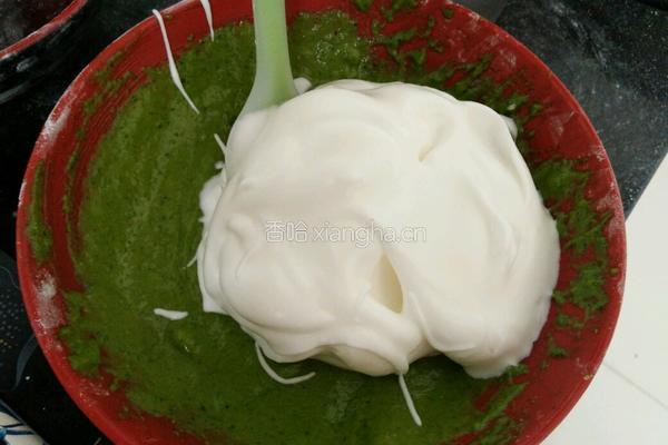 菠菜戚风蛋糕的做法图解10
