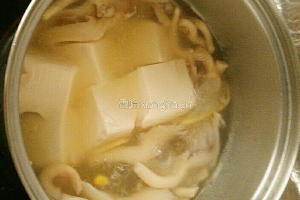 袖珍菇豆腐肉丸汤的做法图解5