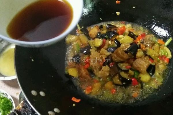 红烧肉烩茄子的做法图解9