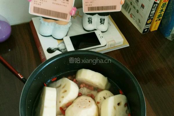 猪蹄莲藕汤的做法图解6