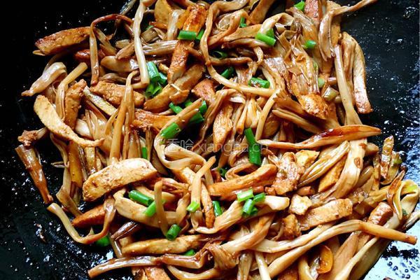 鸡胸肉炒黄花菜的做法图解9