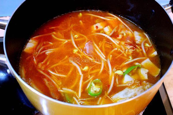 泡菜辣酱汤的做法图解5