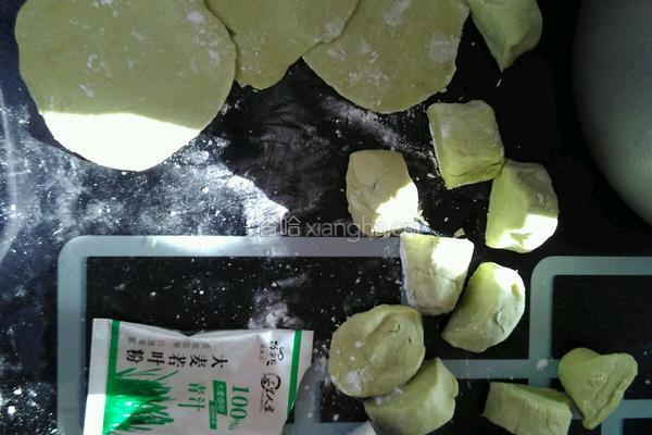 韭菜青汁饺子的做法图解3