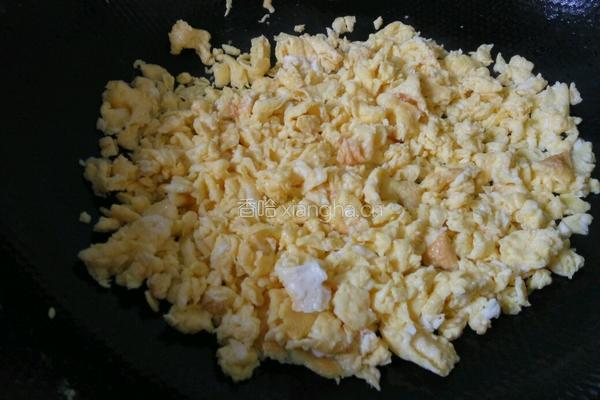韭菜鸡蛋虾皮饺子的做法图解4