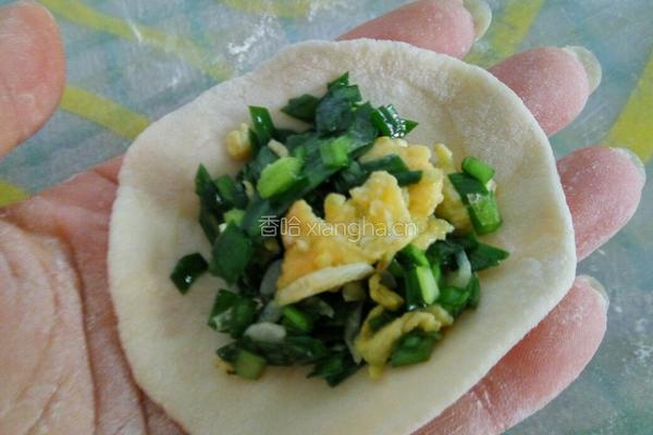 韭菜鸡蛋虾皮饺子的做法图解12