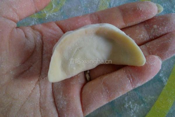 韭菜鸡蛋虾皮饺子的做法图解13
