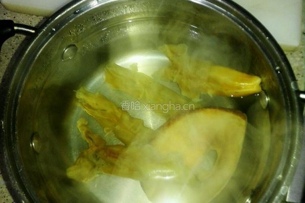 煲汤 花胶海螺煲排骨的做法图解3