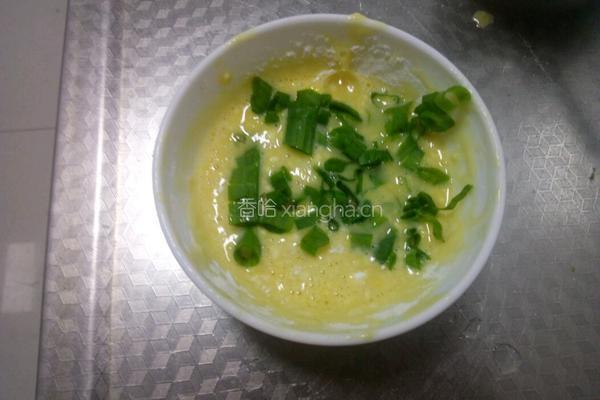 葱香鸡蛋饼的做法图解3