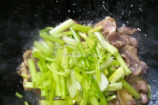 香芹炒鸭胗的做法图解6