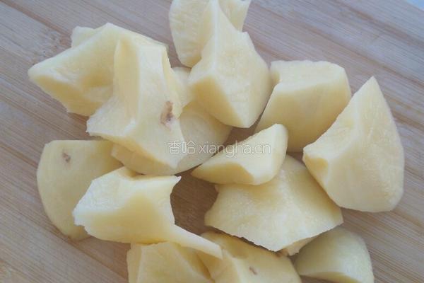 排骨红烧肉焖土豆的做法图解2