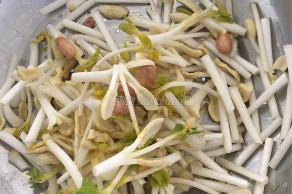 辣炒花生芽的做法图解2