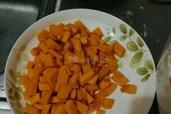 牛奶南瓜粥的做法图解2