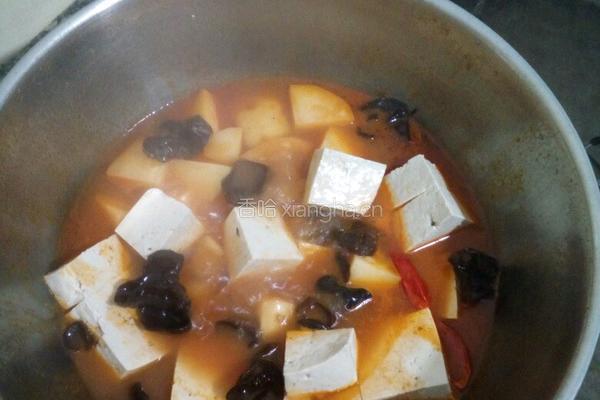土豆木耳炖豆腐的做法图解6