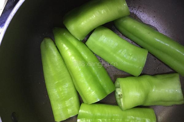虎皮青椒的做法图解2