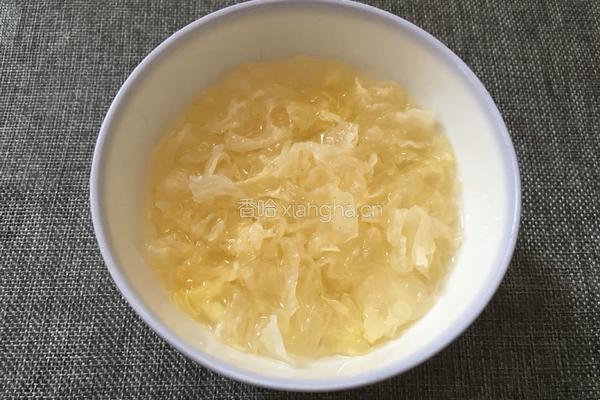 牛奶银耳红枣养颜汤的做法图解2
