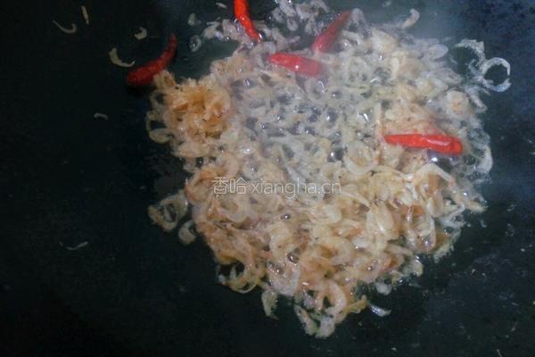 青菜炒虾皮的做法图解4