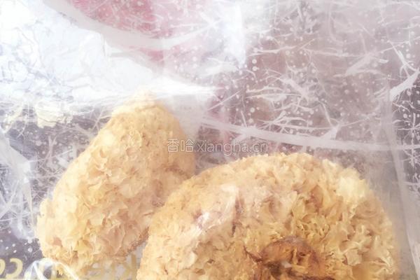 桃胶银耳红枣羹的做法图解2