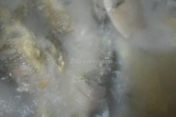 小鲫鱼汤的做法图解5