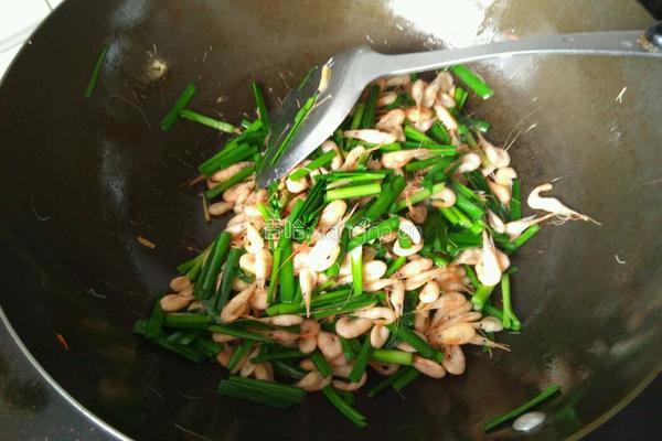韭菜炒河虾的做法图解8