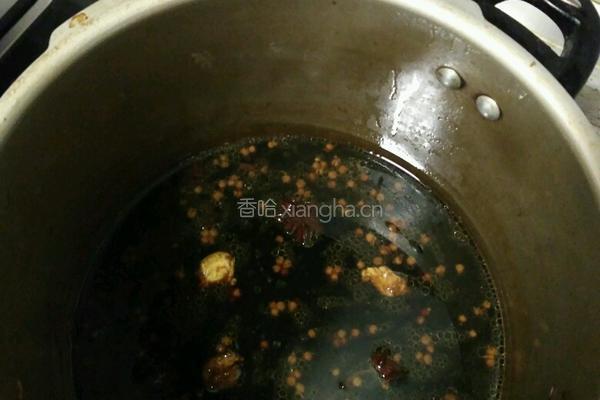 大蒜炒卤藕的做法图解1