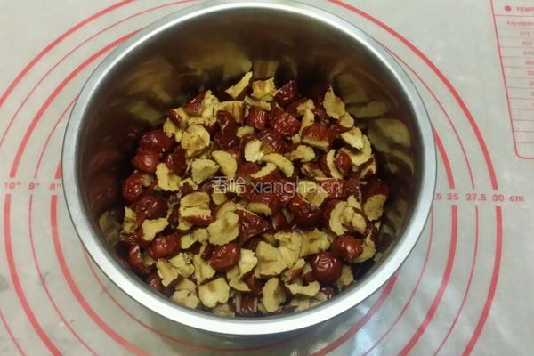红糖姜枣膏的做法图解2