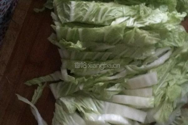 猪肉白菜炖粉条的做法图解3