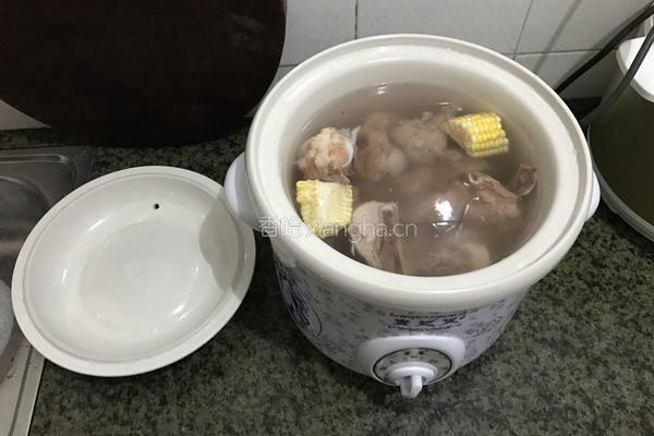 青红萝卜铜骨汤的做法图解5