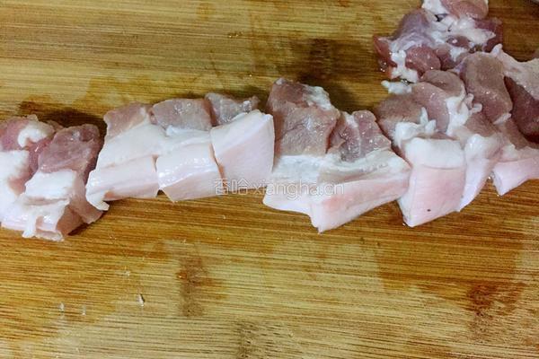 鹌鹑蛋红烧肉的做法图解3